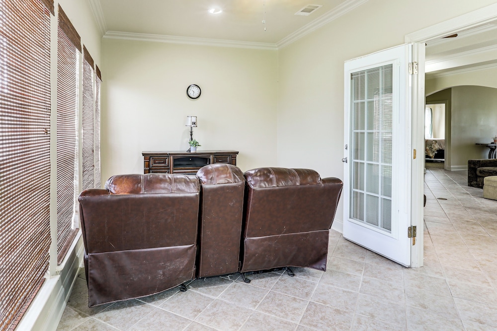Family Retreat w/ Patio & Yard in Zachary