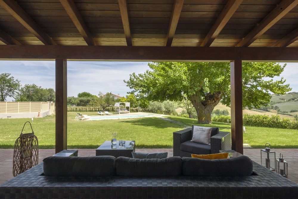 Villa Traiani 8 2 by Marche Holiday Villas