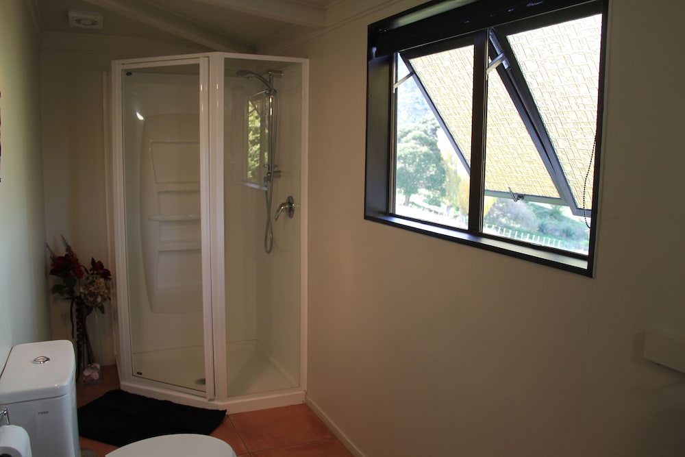 Chartre' Manor Bed & Breakfast