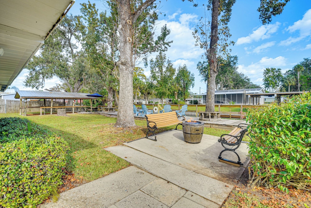 Riverside Retreat w/ Boat Dock in Sunny Astor!