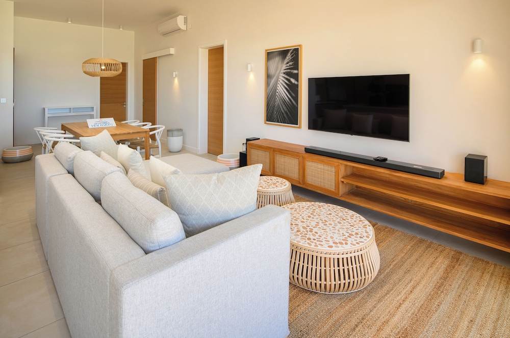 Ocean Grand Gaube with LOV view 3