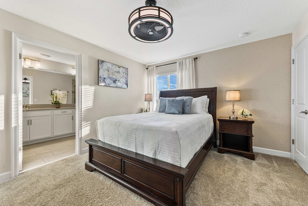Gorgeous 5Bd w Pool Lazy River Storey Lake 4989