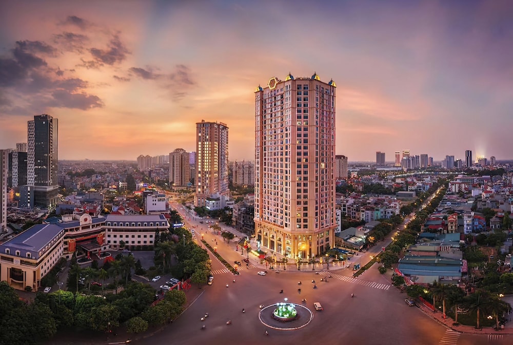 D El Dorado Westlake Luxury Apartments