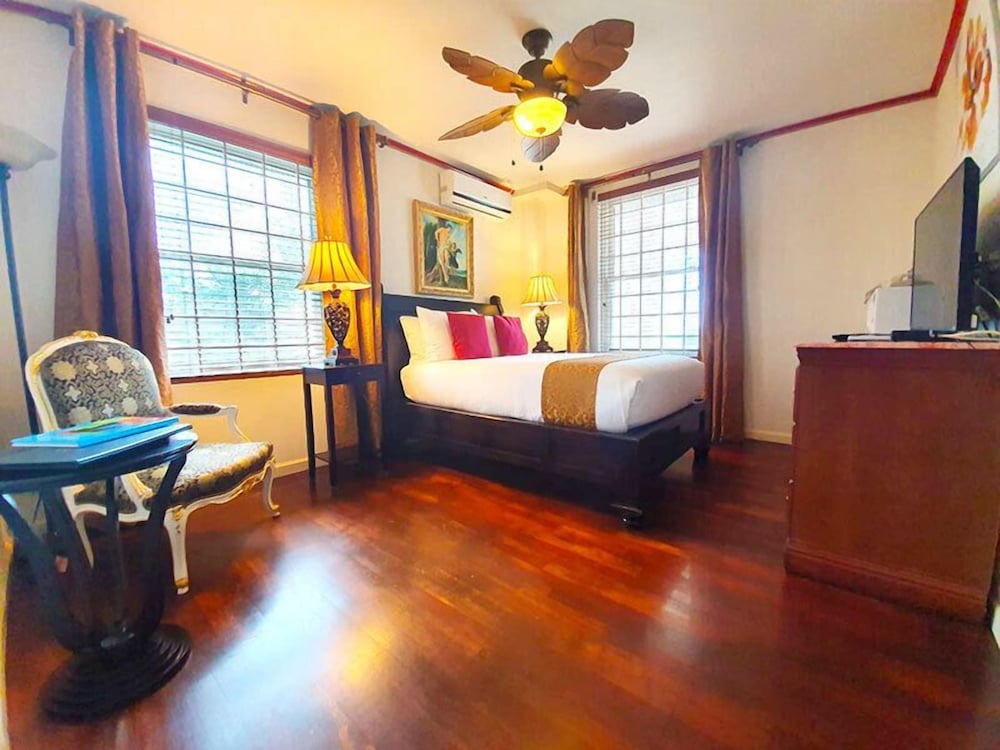 Nassau - Paradise Island Vacations - Ocean West Boutique Hotel - Property Image 3