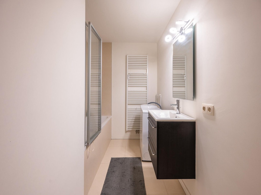 Apartment in Heist Near the Beach