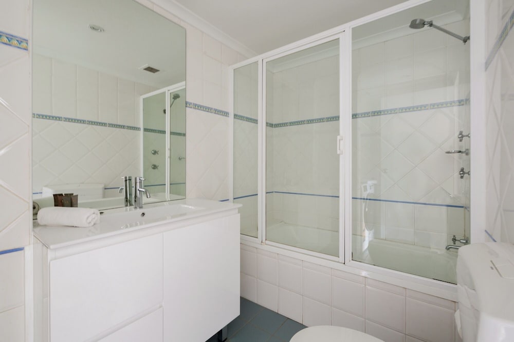Stylish 1-bed Apartment Near Manly Beach