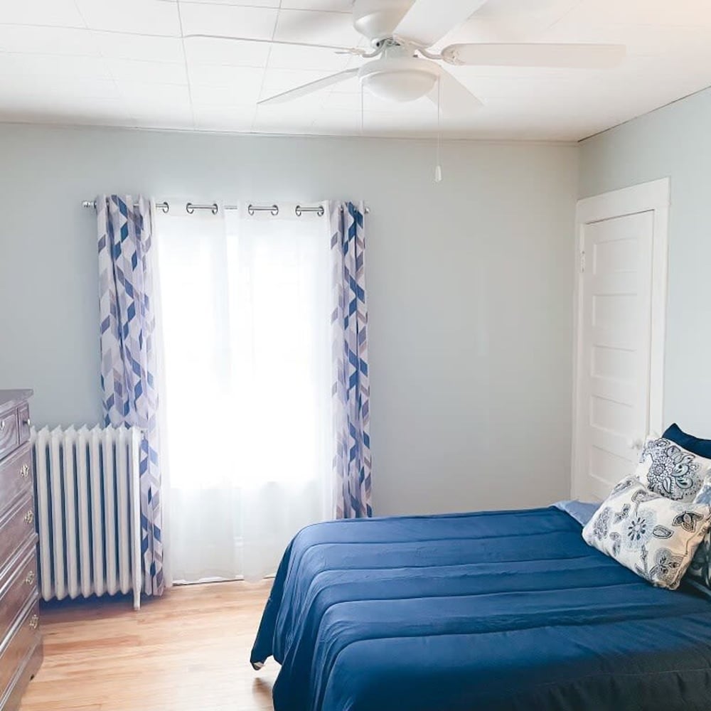 4BR 2BA Home in Charming St Paul - Sleeps 10