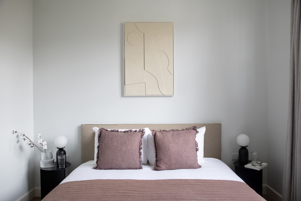 Gulaid House Knightsbridge by Bob W London