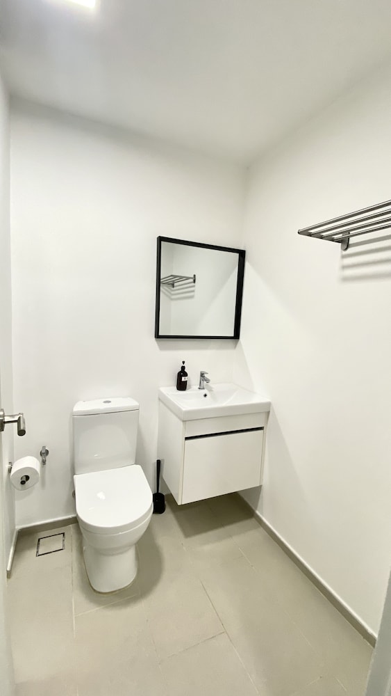 UNA Serviced Apartment by Manatidur