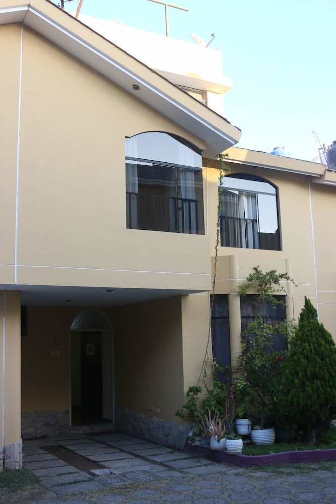 Hostal Mochileros Tacna view 2