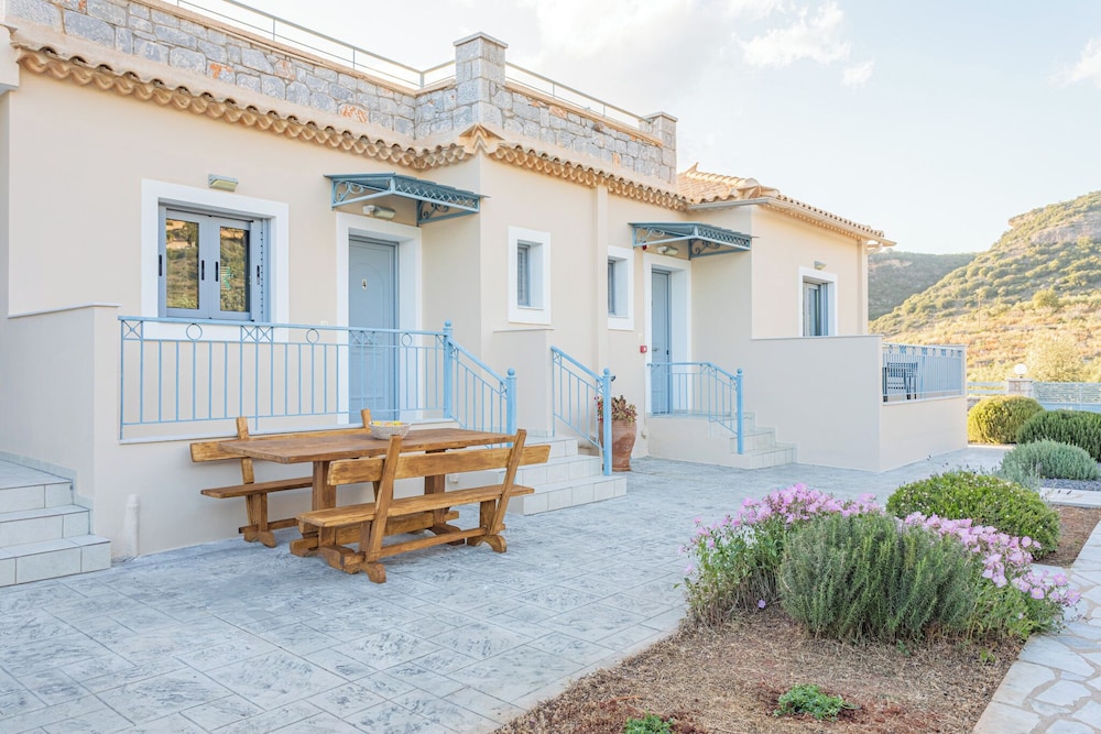 Sundymaria Apartments