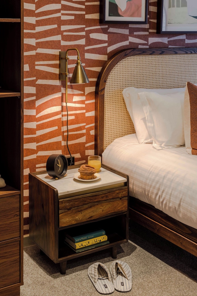 Waterside Living I Luxe Apartments