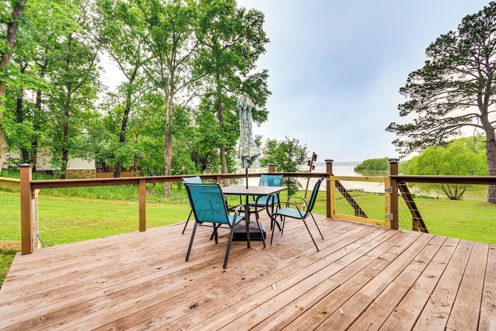 Views, Sunsets & Wildlife: Waterfront Gem in Texas