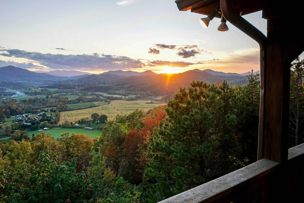 Smoky Mountain Retreat w/ Hot Tub, Arcade Games view 5