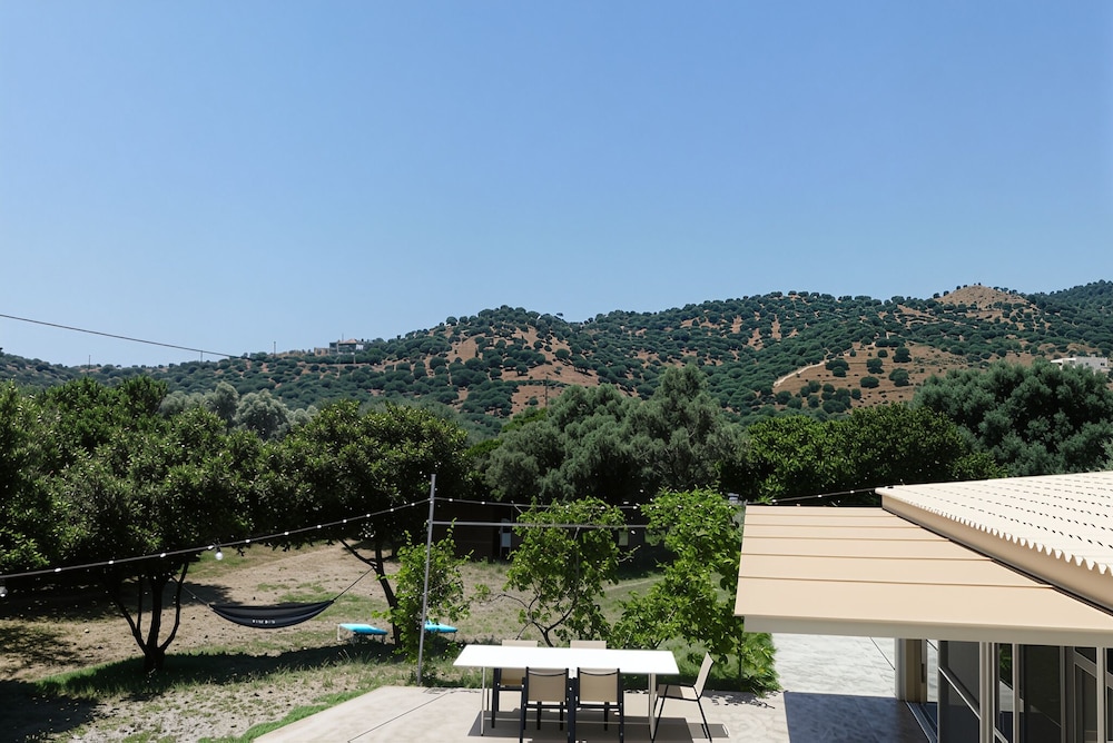 Antonis Apts - Physio Fitness Retreats