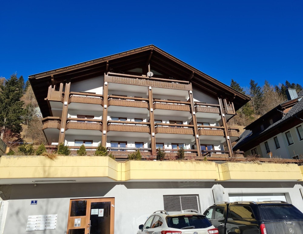 Comfortable Apartment With Mountain View