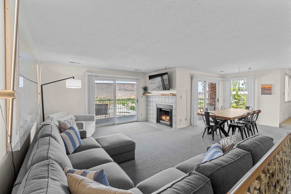 Cozy Condo - Stay for 9