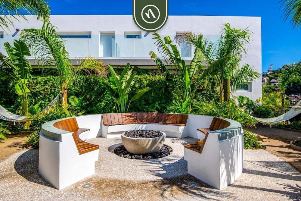 Amazing 1BR Penthouse With Balcony - Gym - Pool