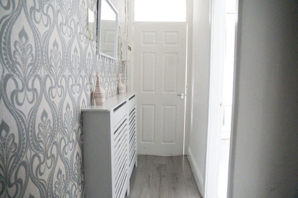 Cozy Manchester Retreat With 2 Bedrooms