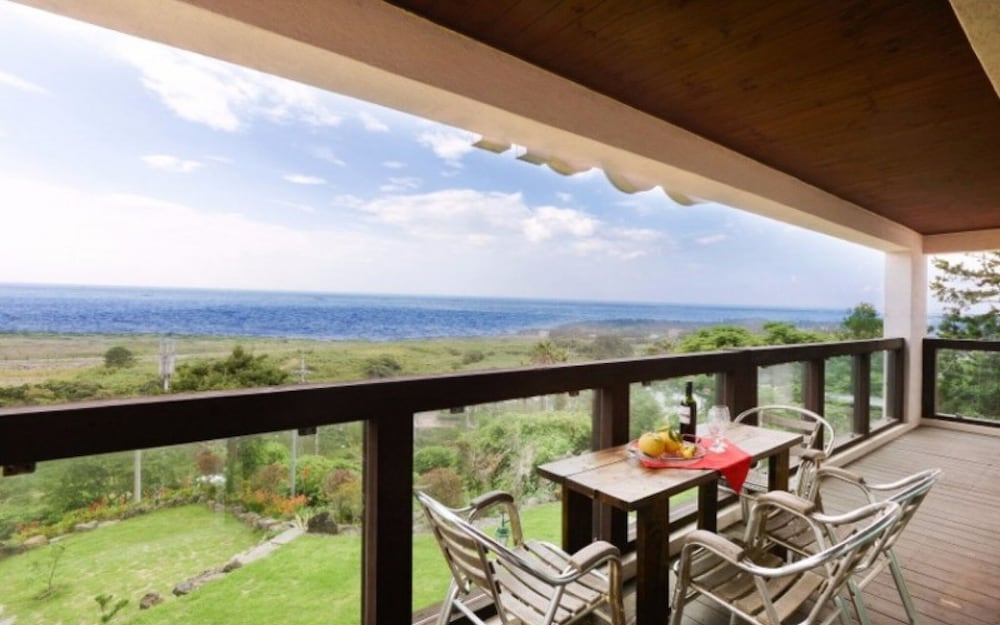 Seogwipo Soul Pension view 3