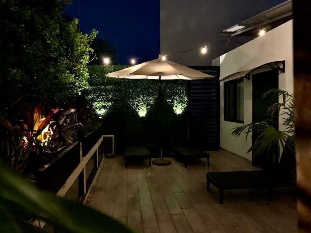 Private Room Roof Garden W/nice Pool BBQ