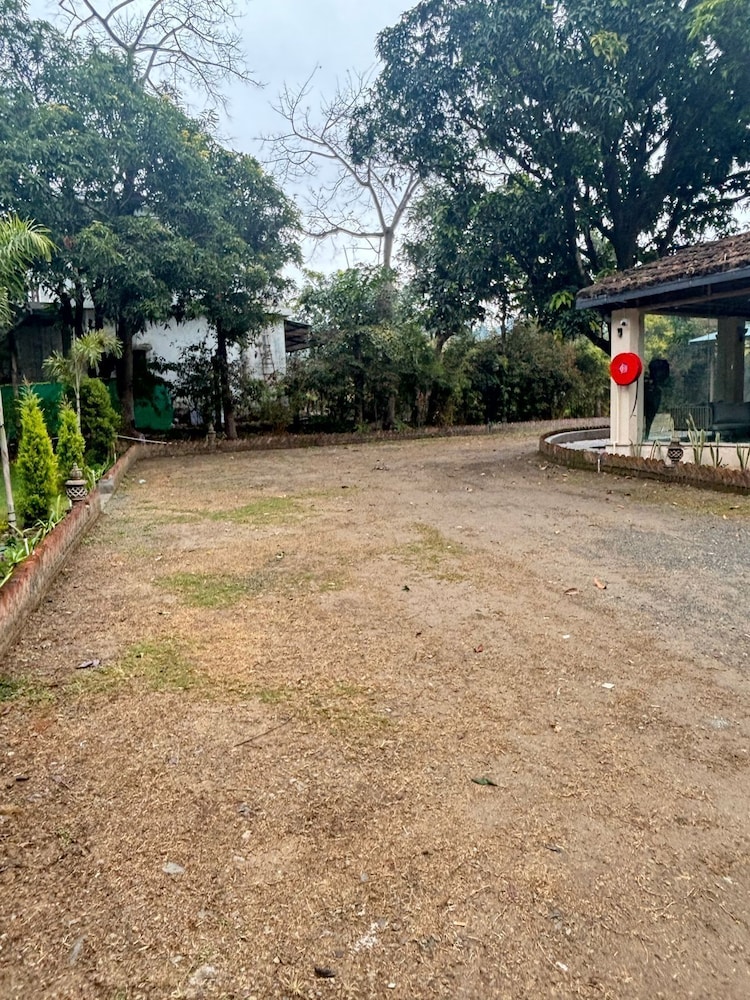 3 Acres Resort