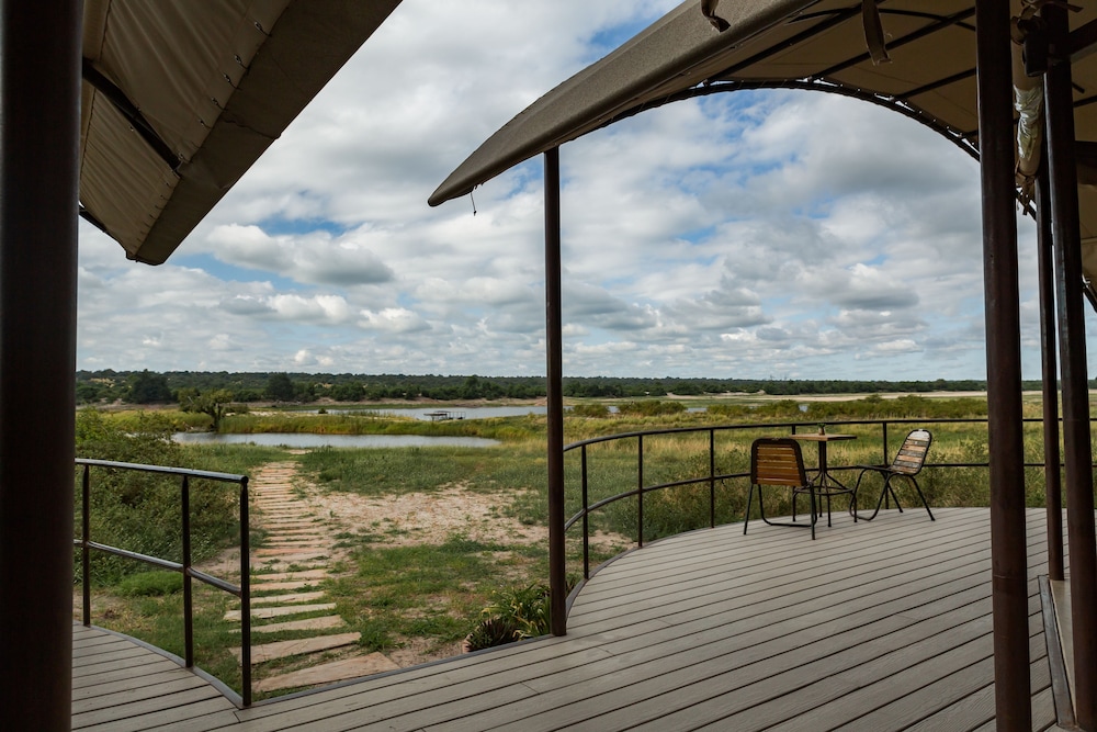 Serondela Lodge