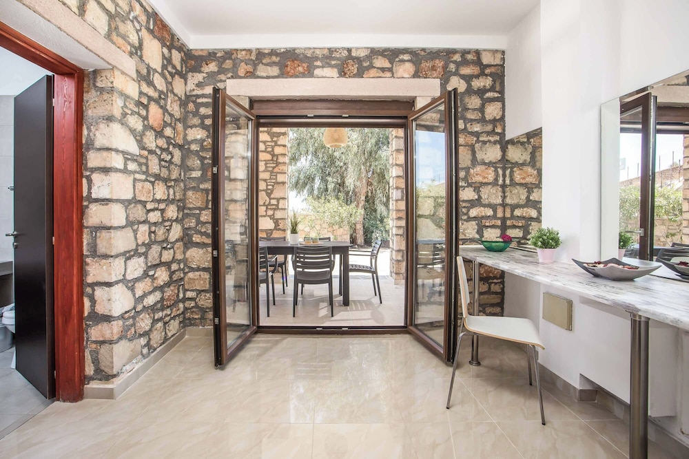 Aggelina Pefkos