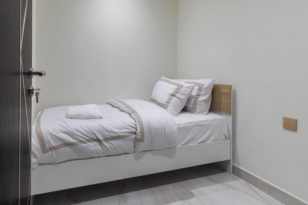 SIMPLY COMFORT Chic 3 Br Apartment with Private Pool