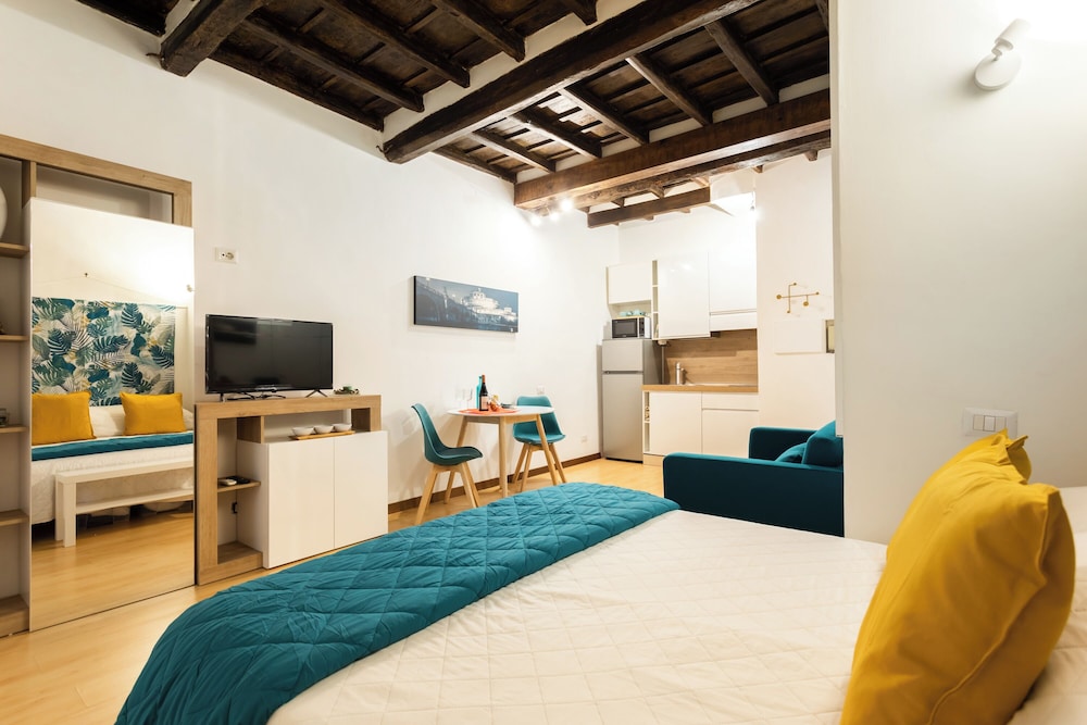 Pantheon Apartments