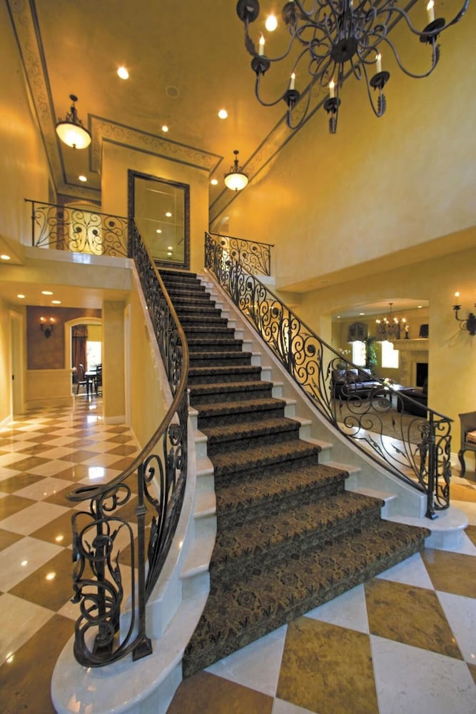 Villa Arden Hills
