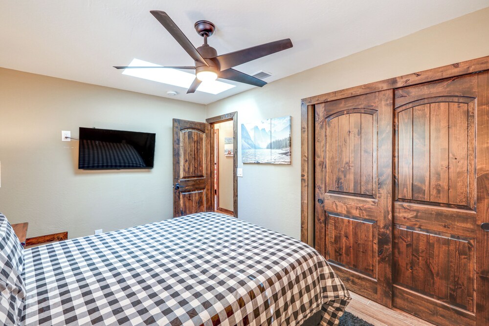 Furnished Gazebo w/ View: Rustic Williams Retreat!