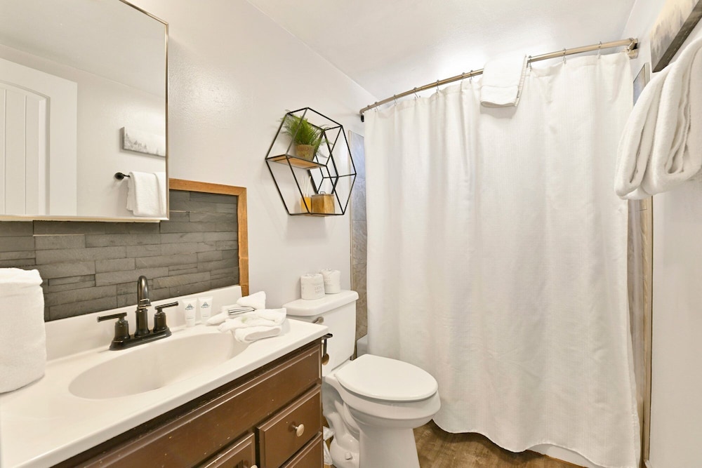 Marlowe Mountain Views #2510