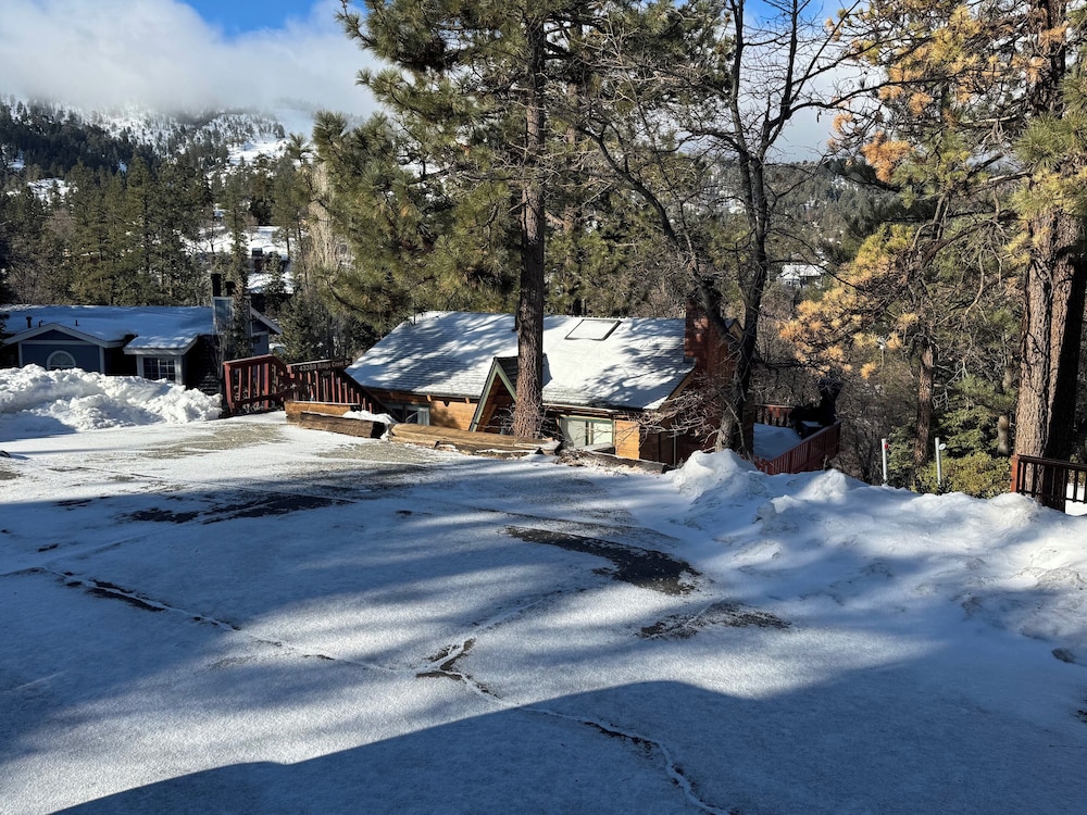 Pinecone Ridge