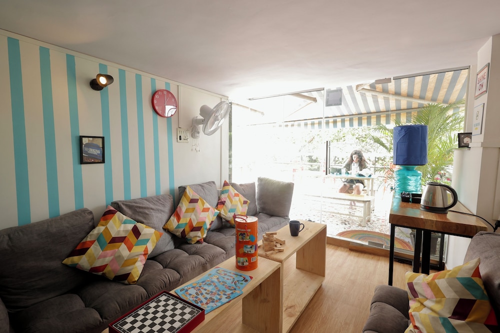 Locomo Hostel Mini - 9 mins from airport