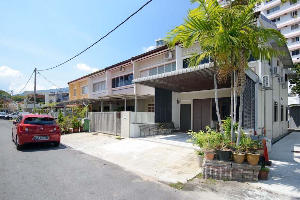 2-Bedrooms Gurney Terrace 9 - iB11 photo 1