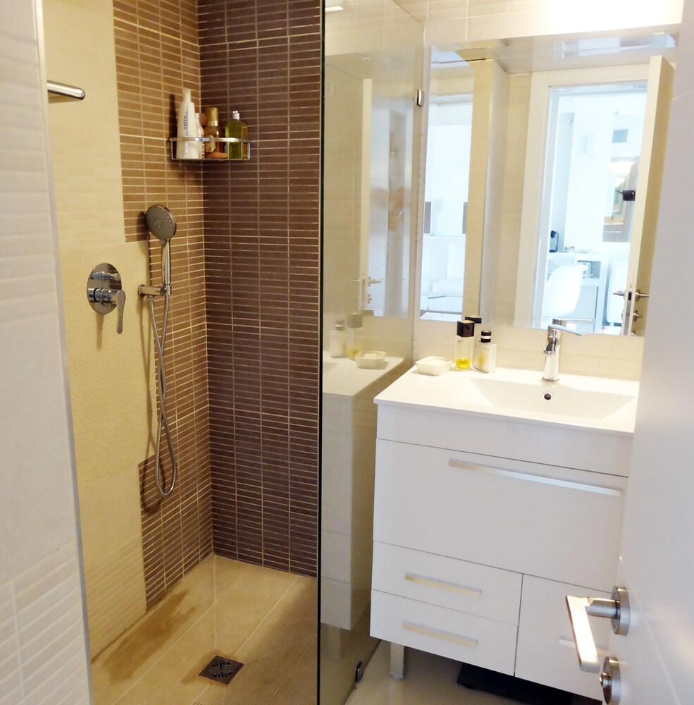 Beautiful Apartment Near Beach H1
