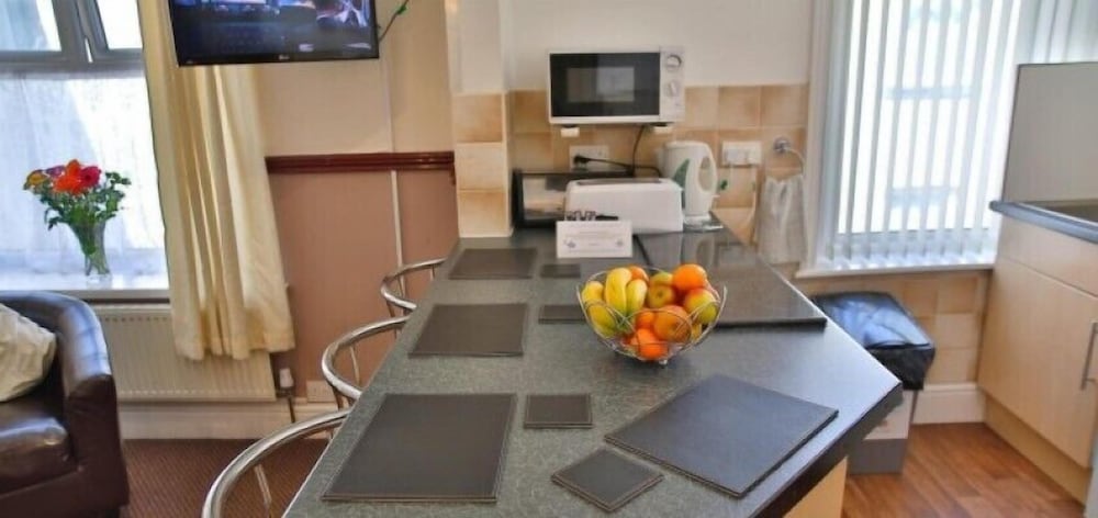 Lynton Apartments