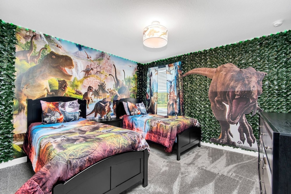 Serenity Lakeview Retreat Stunning Water Views, No Rear Neighbors, Private Pool, Game Room & Star Wars Cinema
