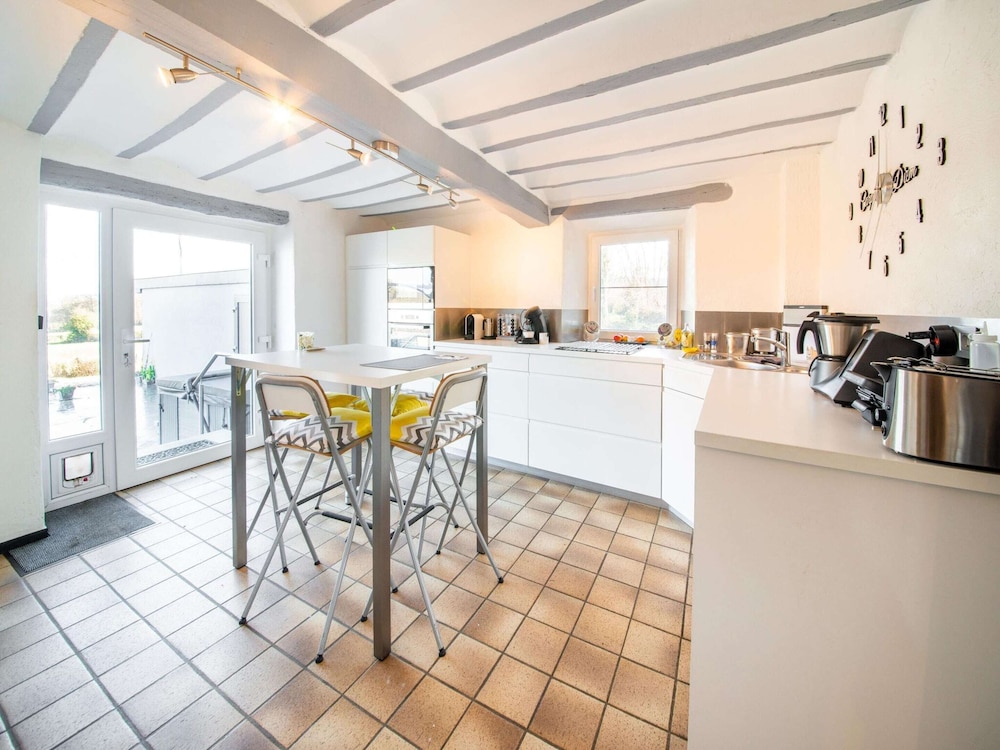 Cozy Holiday Home in La Reid With a Whirlpool