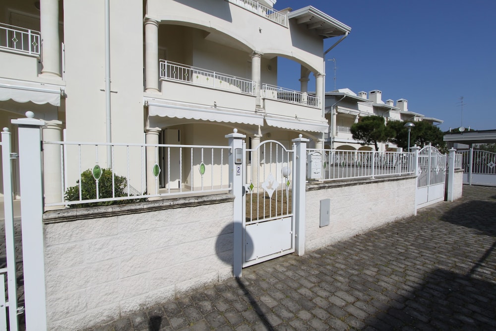 El Dorado Villas