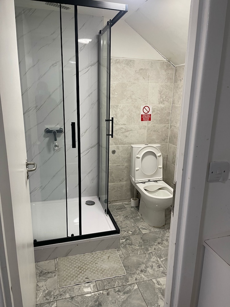 Rahman Hostel - Manchester