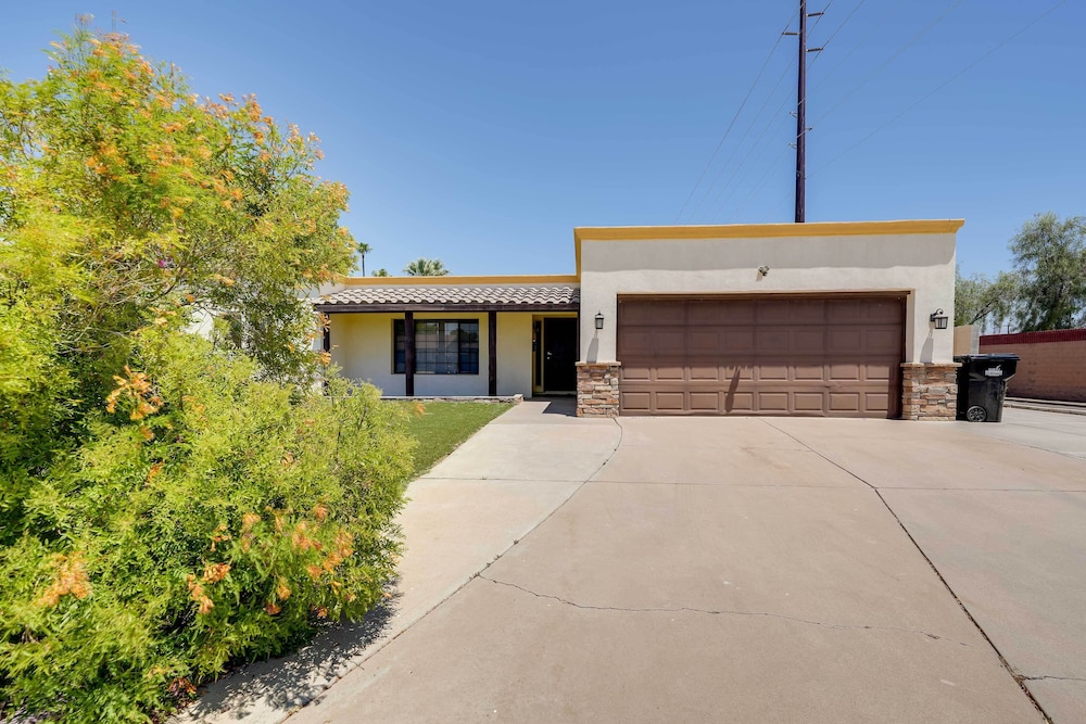 Bright Scottsdale Home: Private Pool + Gas Grill! view 5