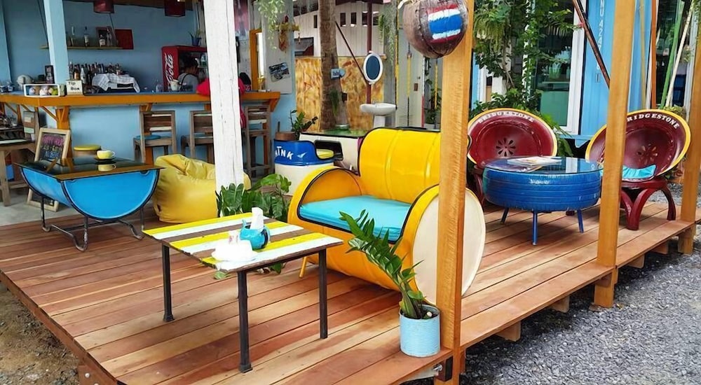 Think & Retro Cafe Lipa Noi Samui