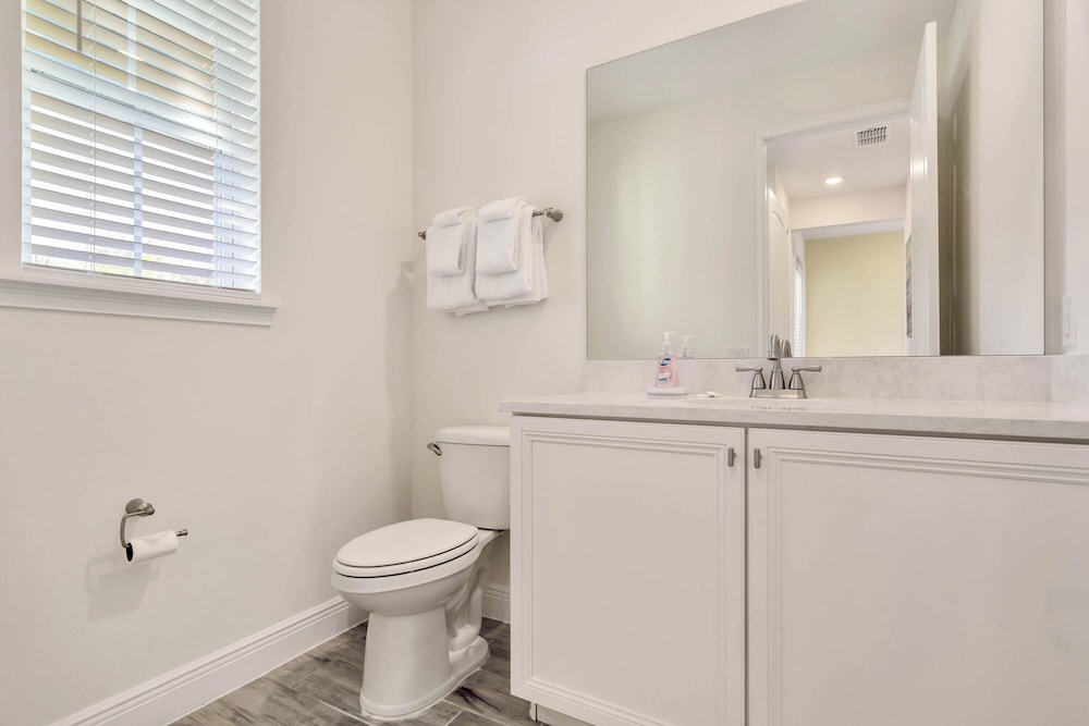 Sunkissed at Margaritaville - Image 3