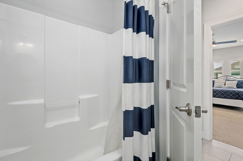 Just One More Day 4 Bedroom Home by RedAwning