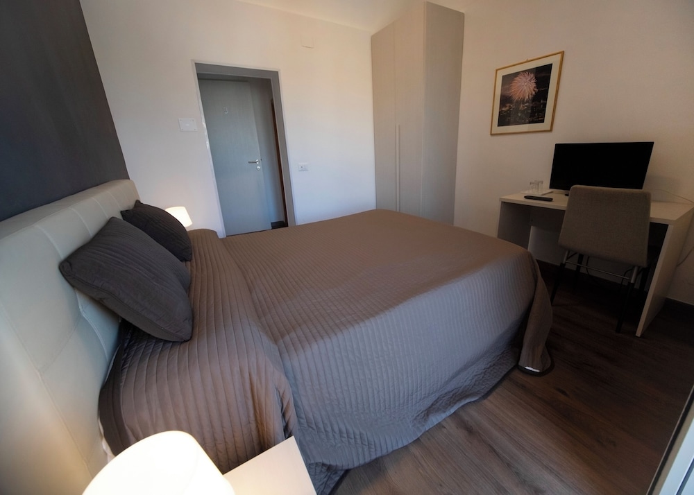 Zurria Rooms