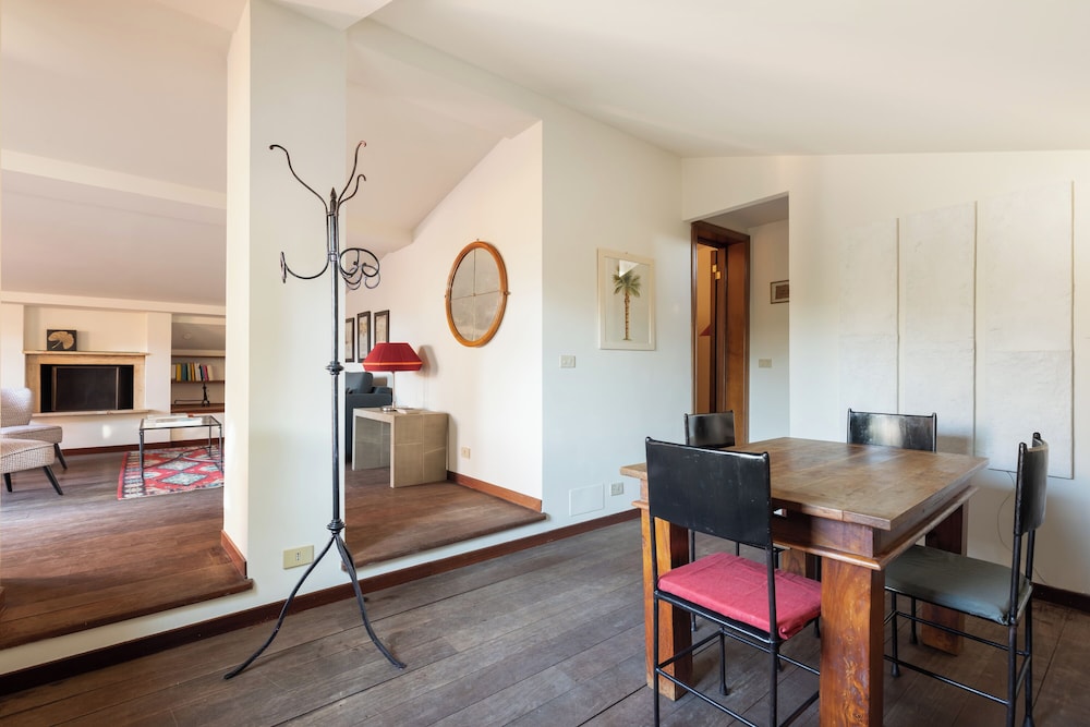 Trastevere Romantic Terraced Apartment