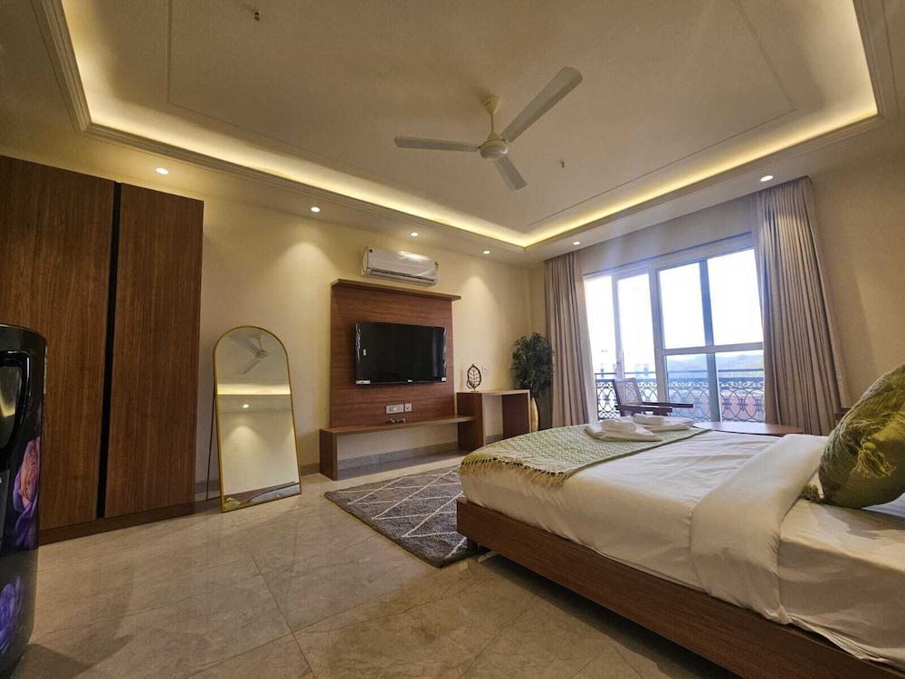 Hotel Dwellr