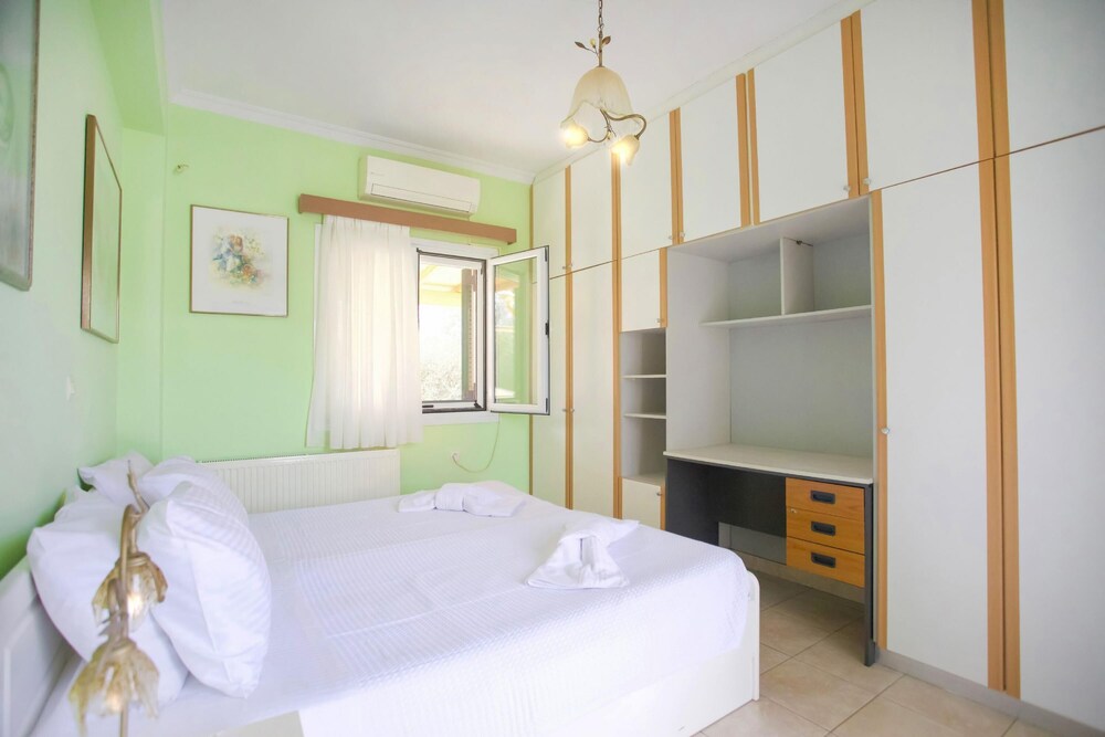 Villa Poros in Ionian Islands view 2